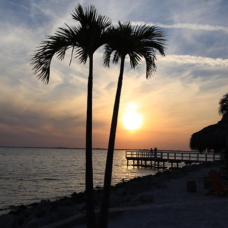 Sailport Waterfront Suites Tampa Bagian luar foto