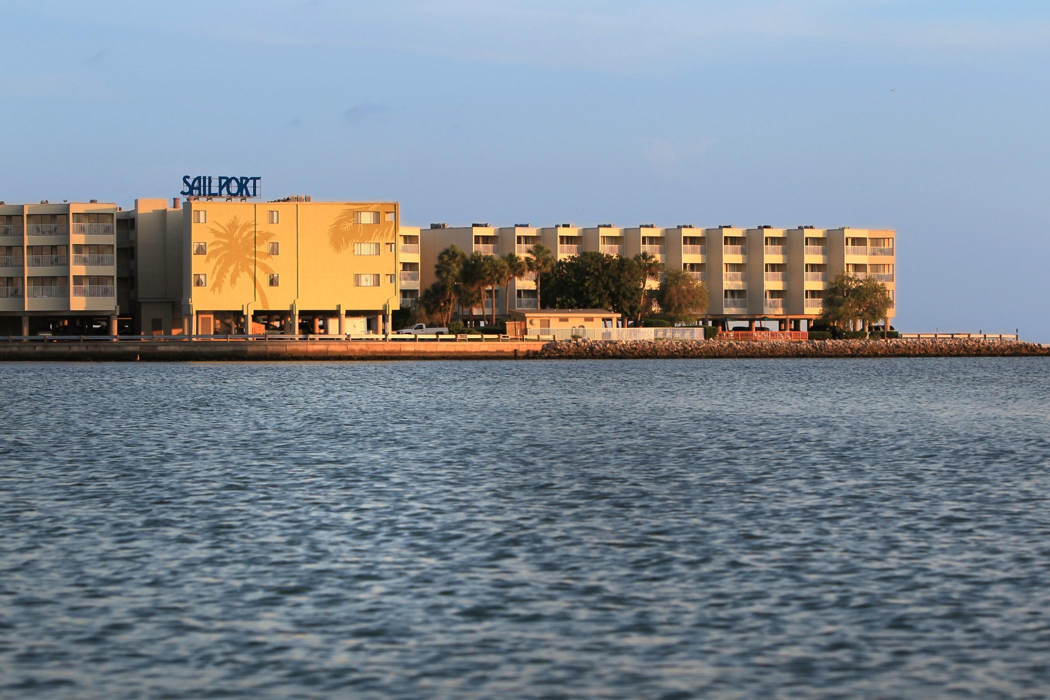 Sailport Waterfront Suites Tampa Bagian luar foto