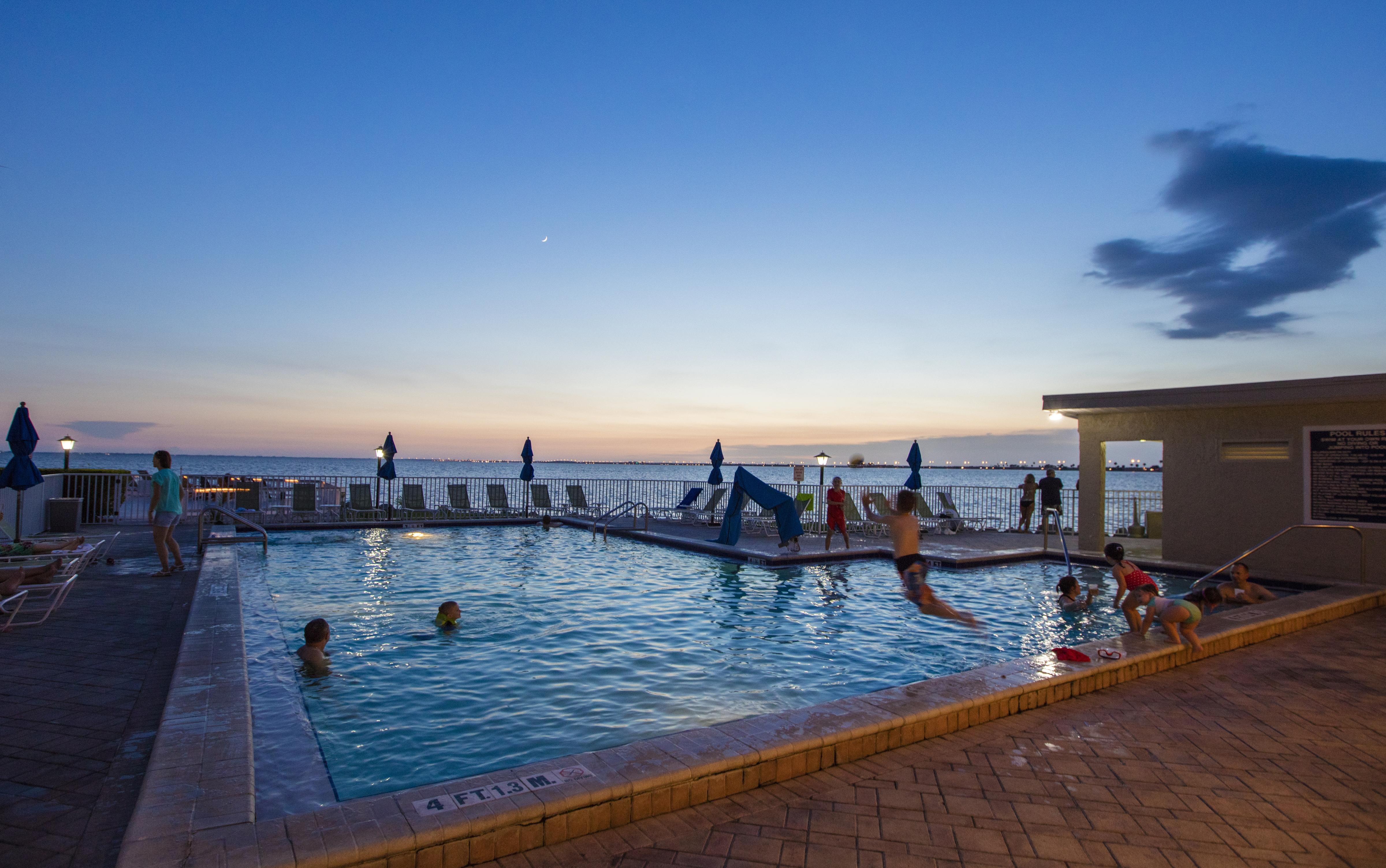 Sailport Waterfront Suites Tampa Bagian luar foto