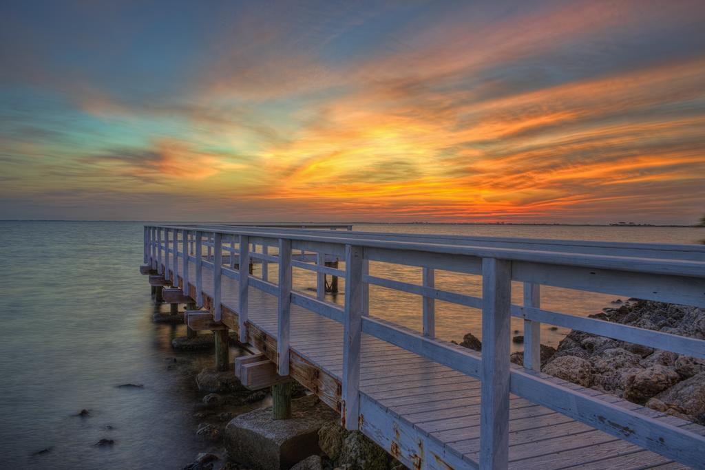 Sailport Waterfront Suites Tampa Bagian luar foto