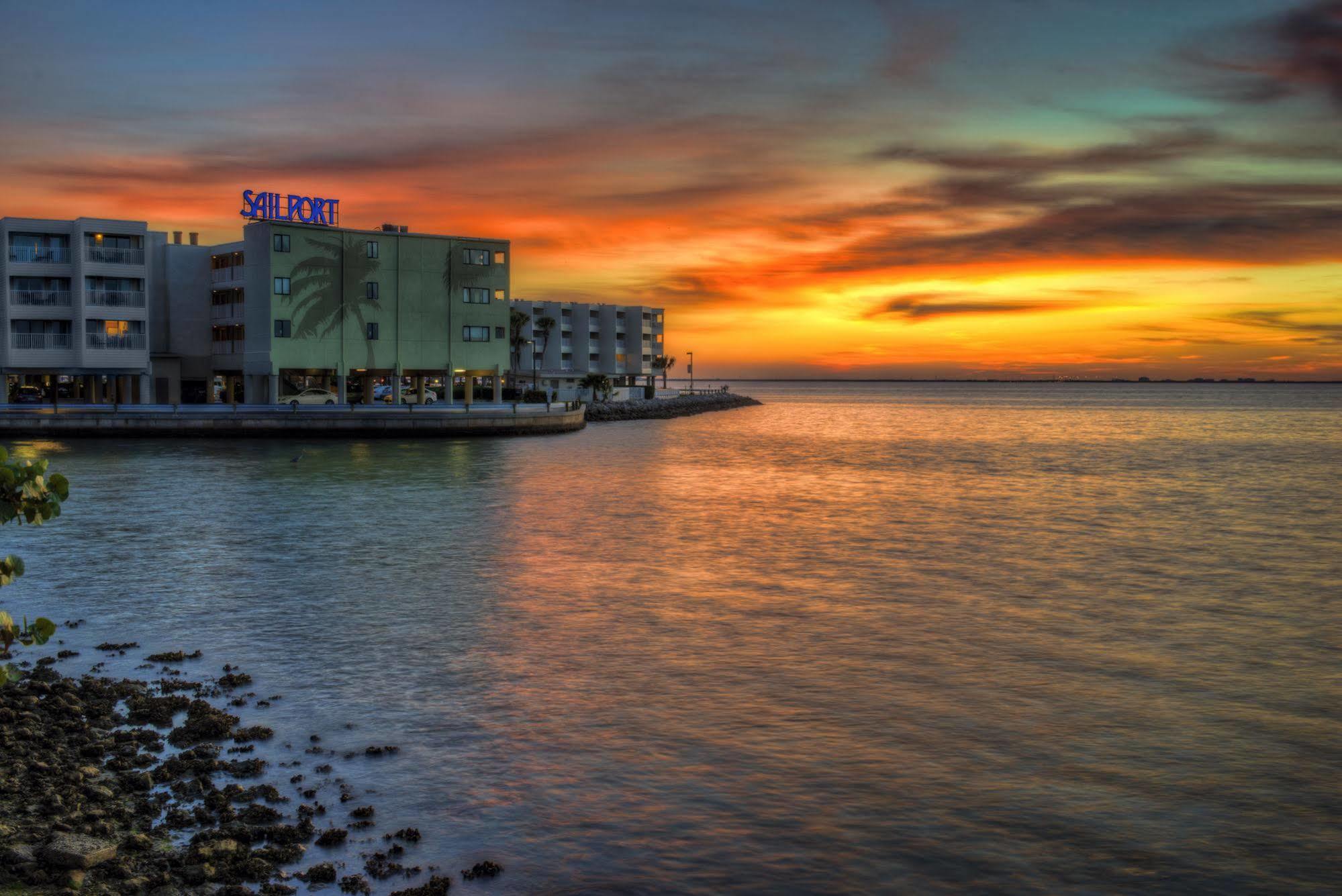 Sailport Waterfront Suites Tampa Bagian luar foto