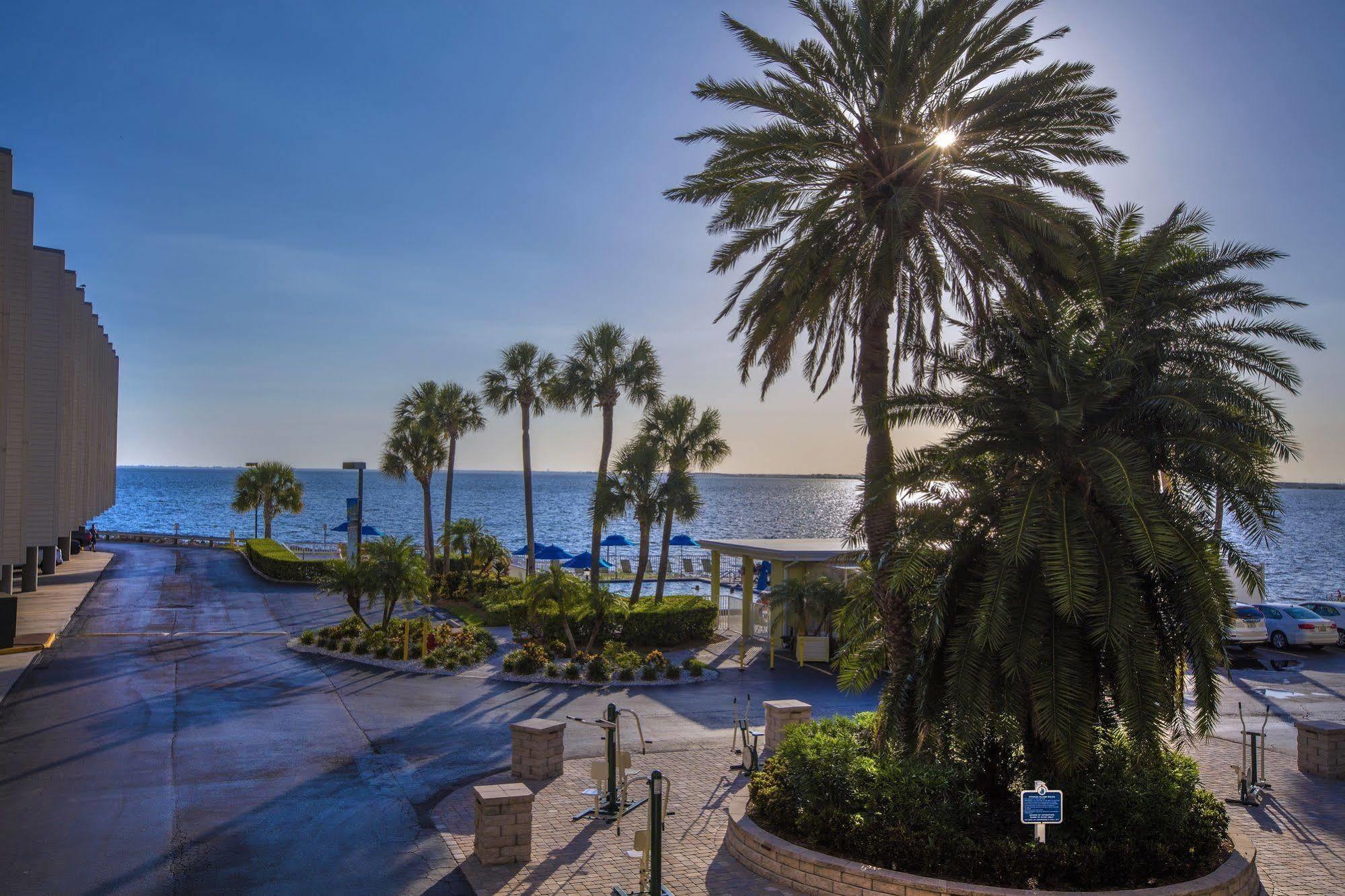 Sailport Waterfront Suites Tampa Bagian luar foto